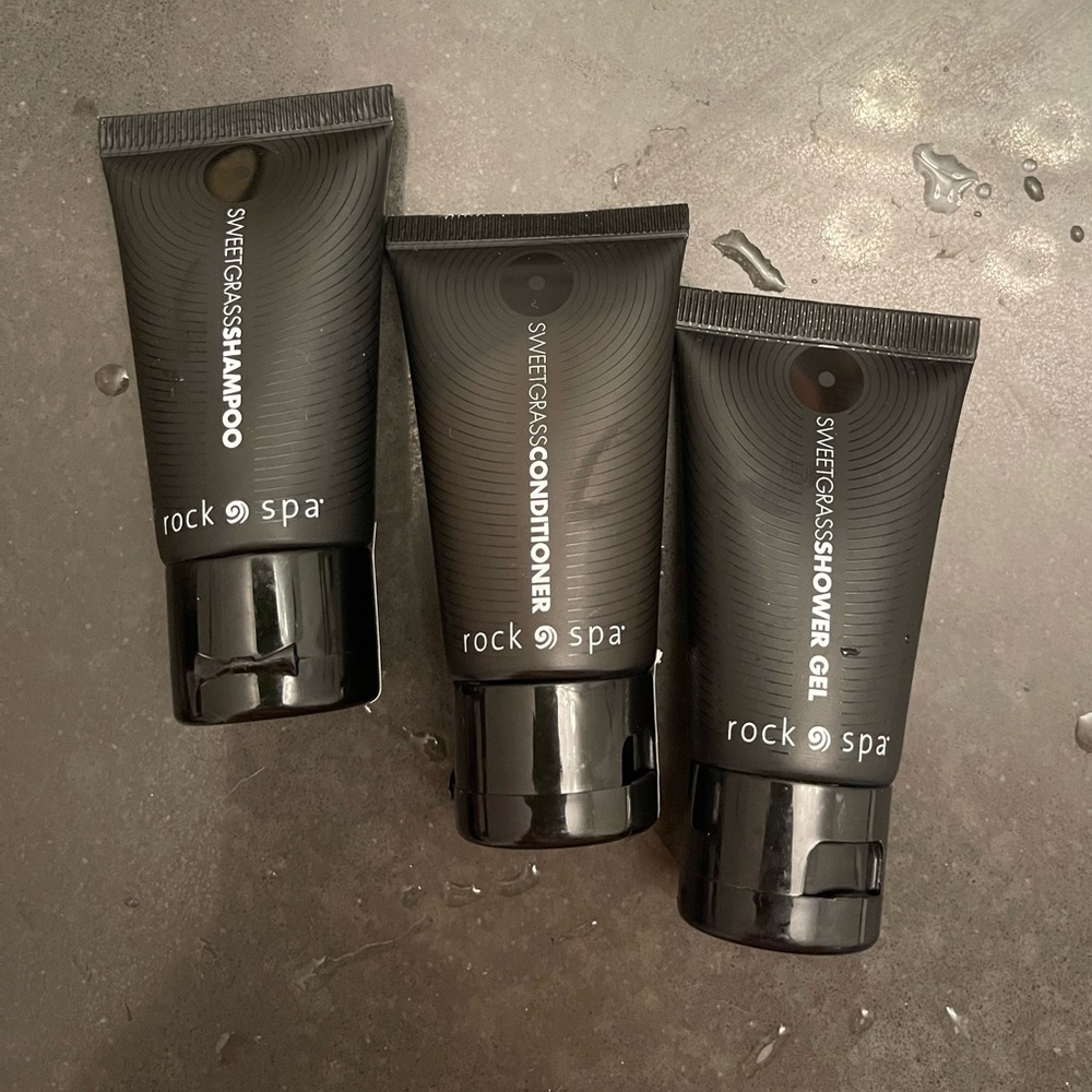 NEW 3 PIECES SWEET GRASS HARD ROCK HOTEL SET